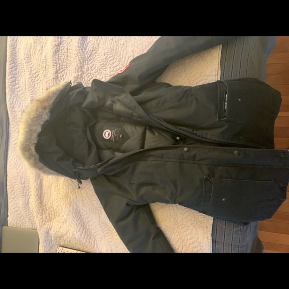 Womens XS Canada Goose jacket in mint condition. - Picture 2 of 4